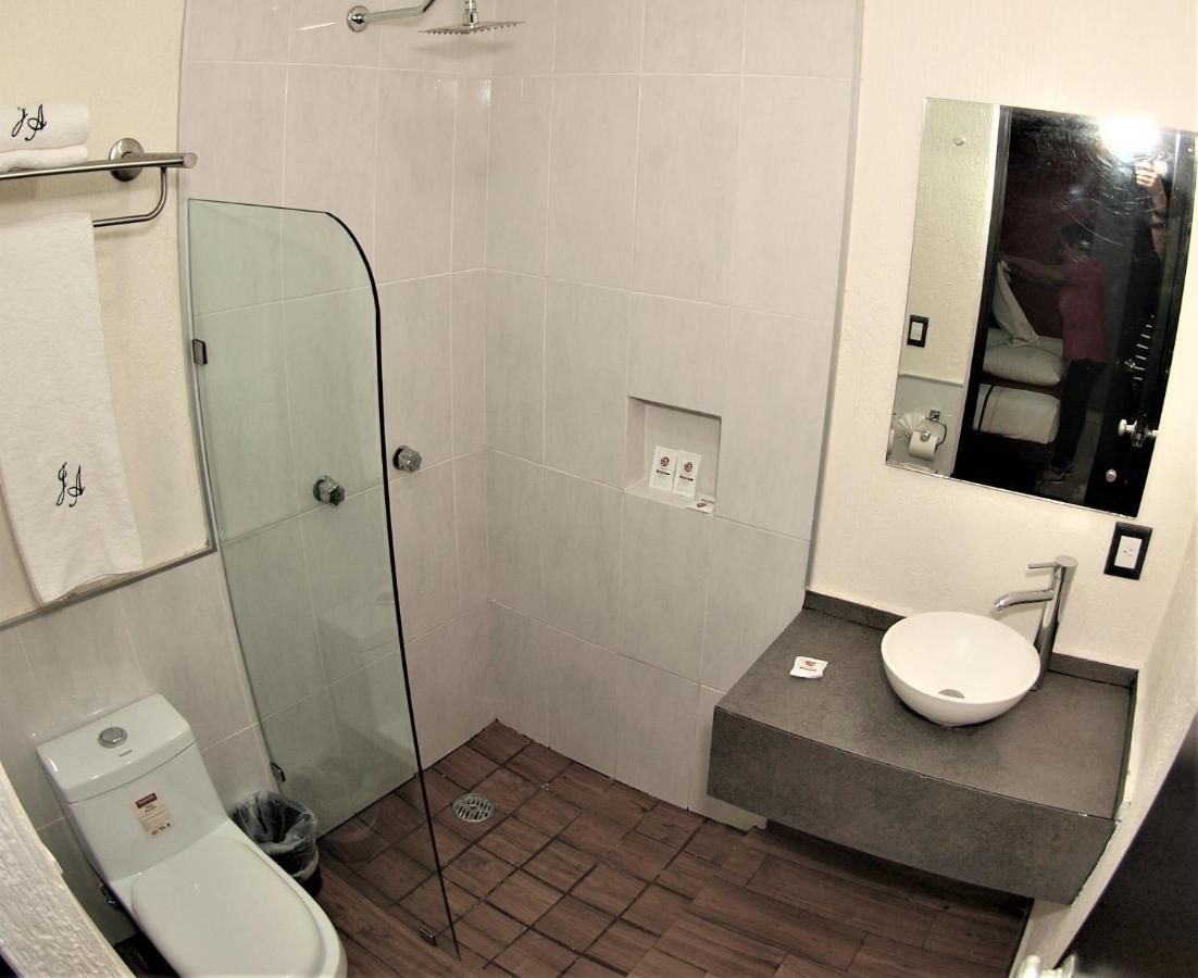 גואדלחארה Hotel Jorge Alejandro מראה חיצוני תמונה