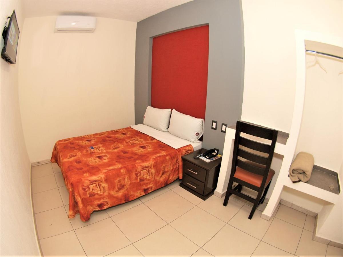 גואדלחארה Hotel Jorge Alejandro מראה חיצוני תמונה