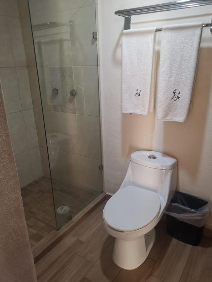 גואדלחארה Hotel Jorge Alejandro מראה חיצוני תמונה