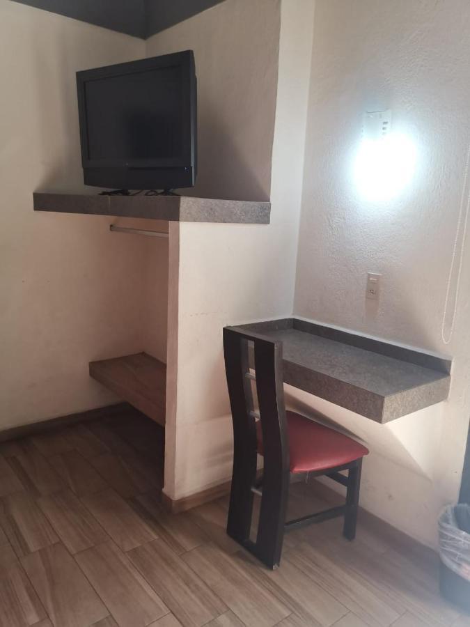 גואדלחארה Hotel Jorge Alejandro מראה חיצוני תמונה