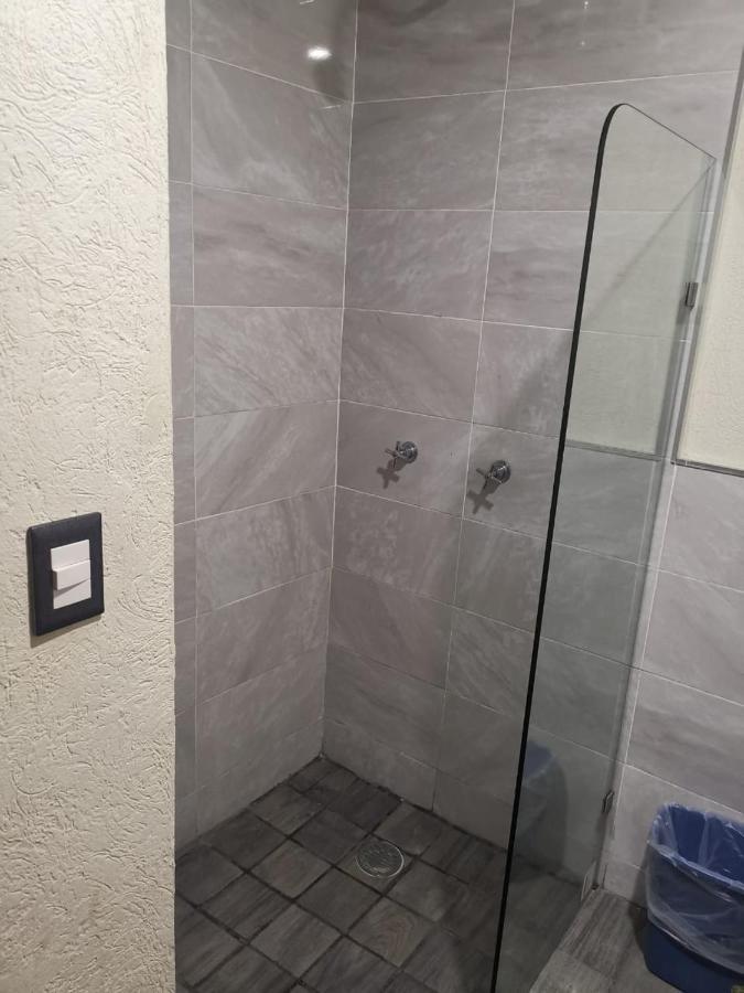 גואדלחארה Hotel Jorge Alejandro מראה חיצוני תמונה